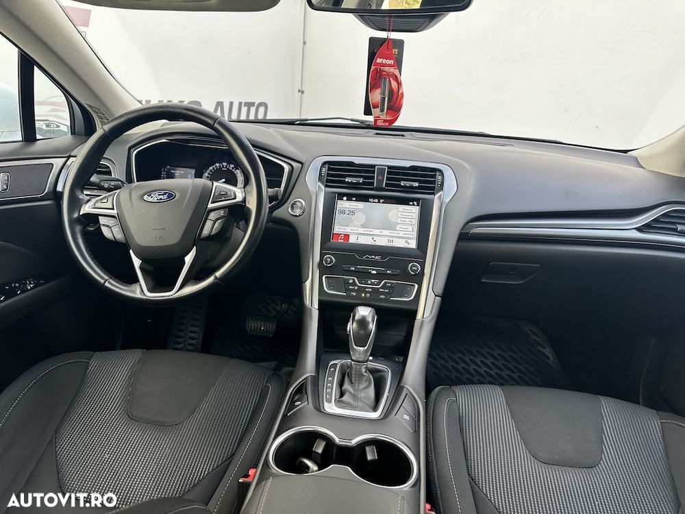 Ford Mondeo 2.0 Hybrid - 8