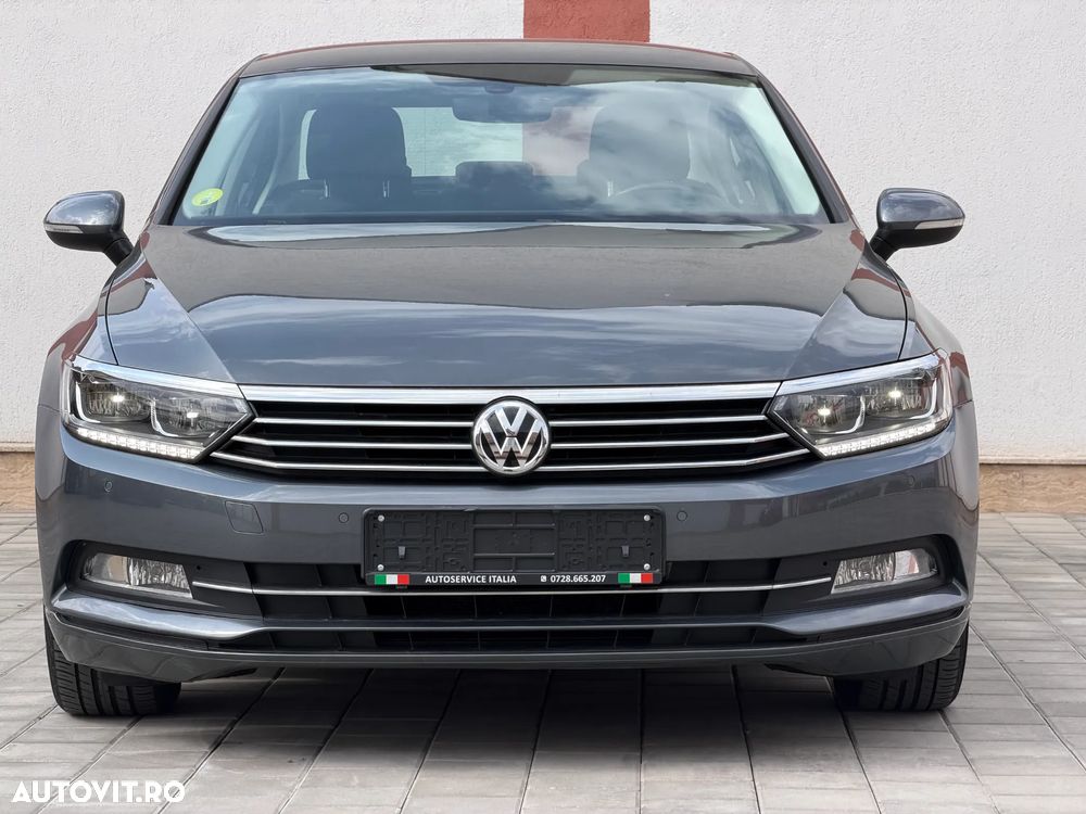 Volkswagen Passat - 33