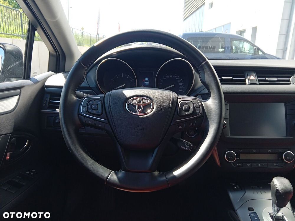 Toyota Avensis 1.8 Selection MS - 18