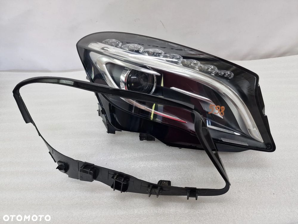 MERCEDES GLA W156 ŁADNA PRAWA LAMPA PRZEDNIA PRZÓD BI-XENON + USZCZELKA ( RAMKA ) , NR A1569063200 , NR AUKCJI LA598 - 1