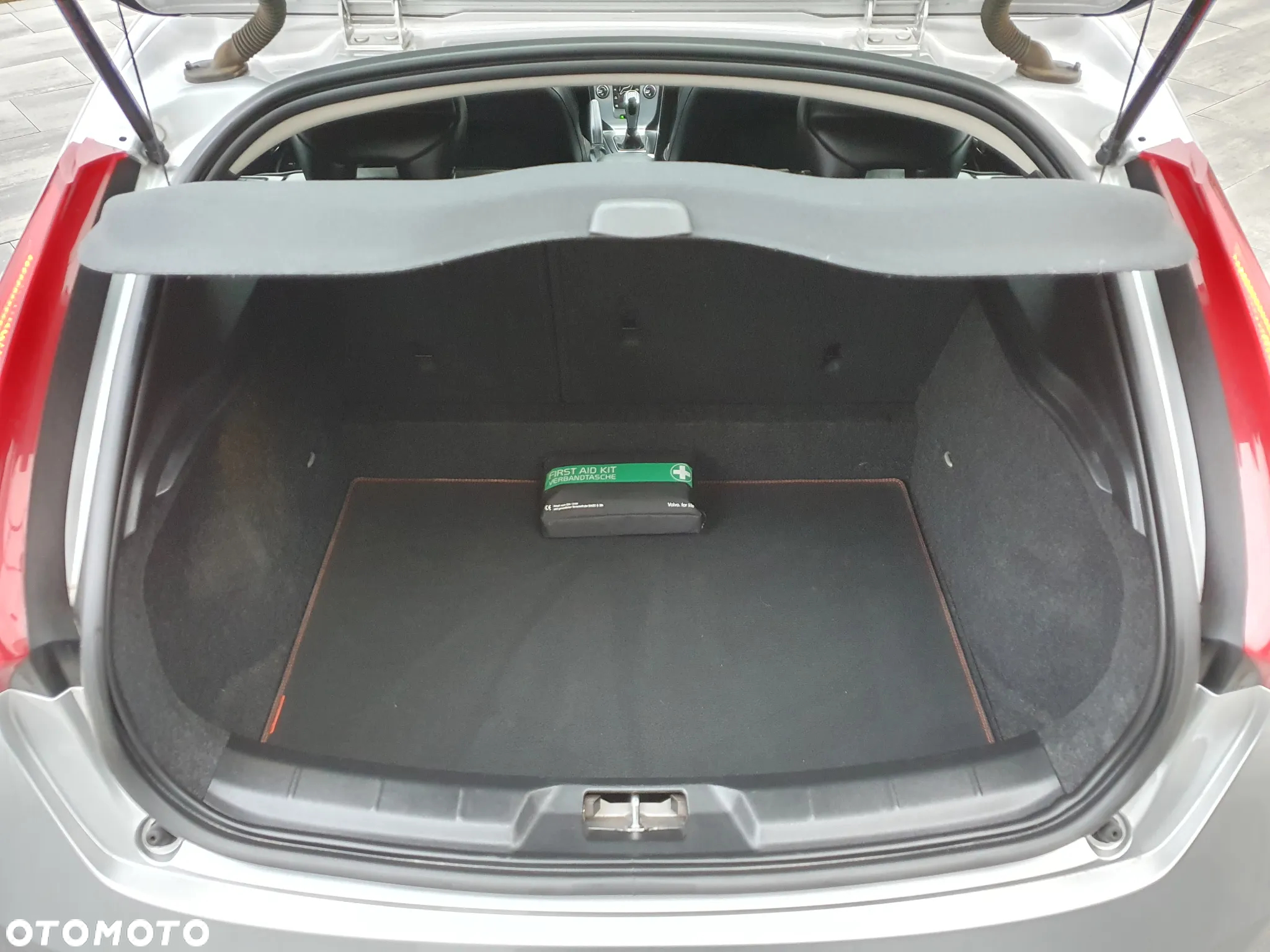 Volvo V40 D4 Drive-E Ocean Race - 29