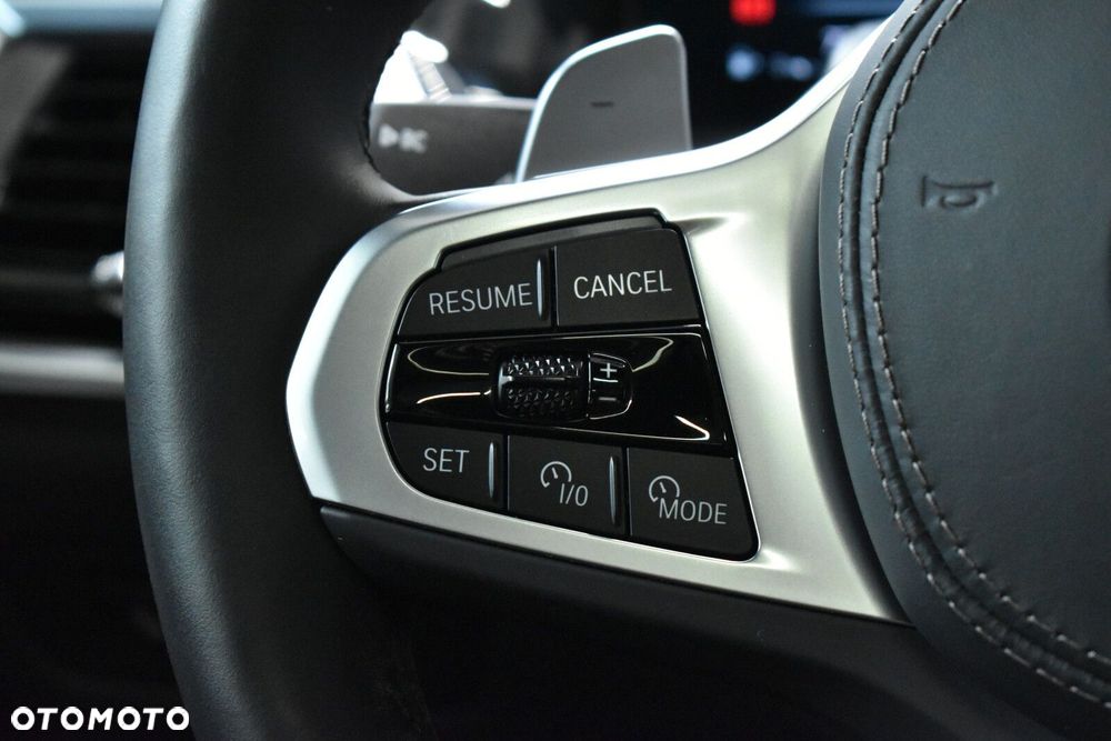 BMW X6 xDrive40d mHEV - 17
