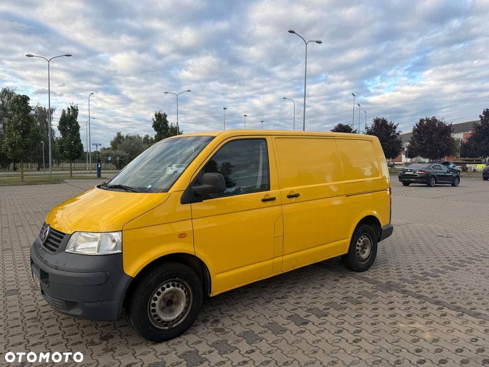 Volkswagen Transporter - 1