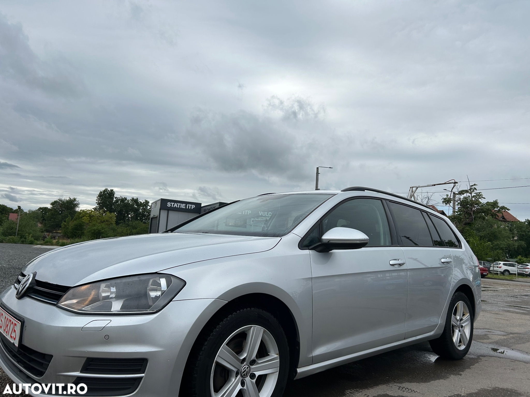 Volkswagen Golf 1.6 TDI BlueMotion Technology DSG Comfortline - 26