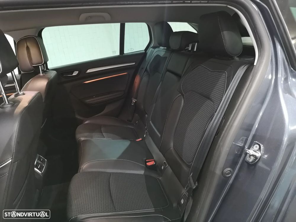 renault megane-sport-tourer ver-1-5-blue-dci-bose-edition-edc - 18