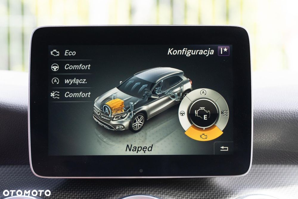 Mercedes-Benz GLA - 19