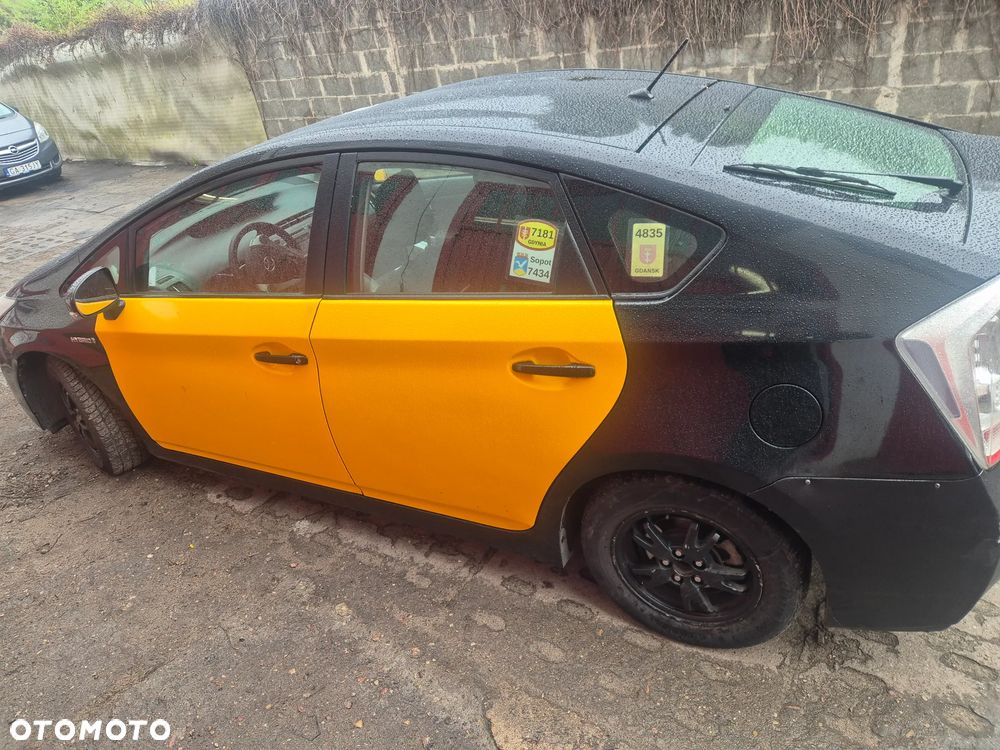 Toyota Prius - 4
