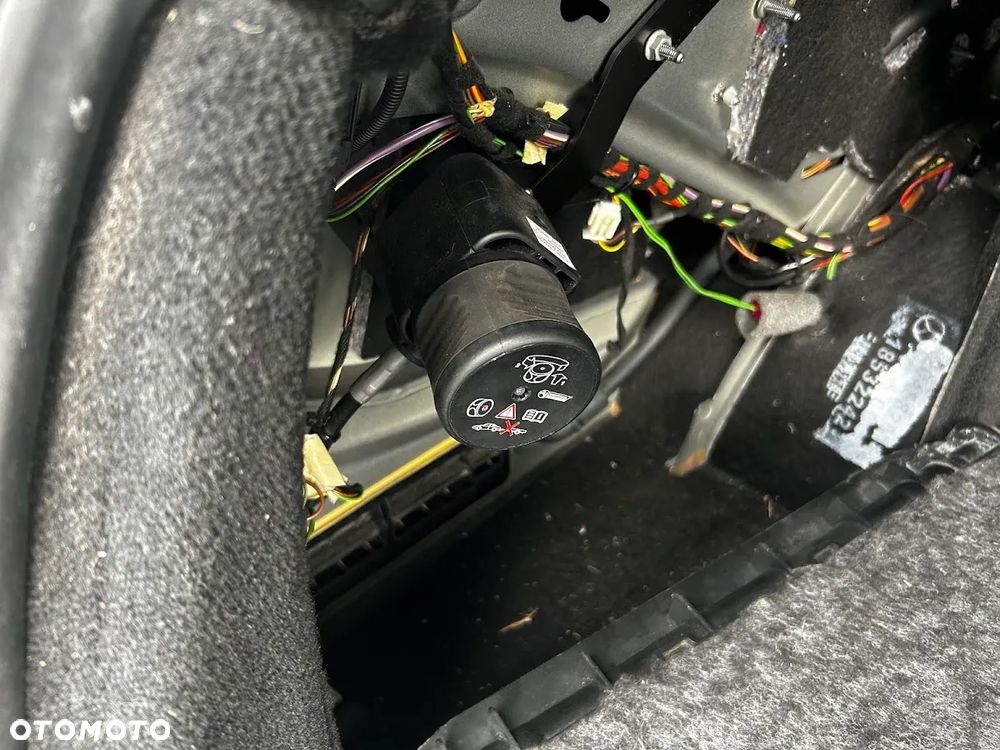 Mercedes-Benz Klasa C 300 T CDI DPF 4Matic (BlueEFFICIENCY) 7G-TRONIC Avantgarde - 9