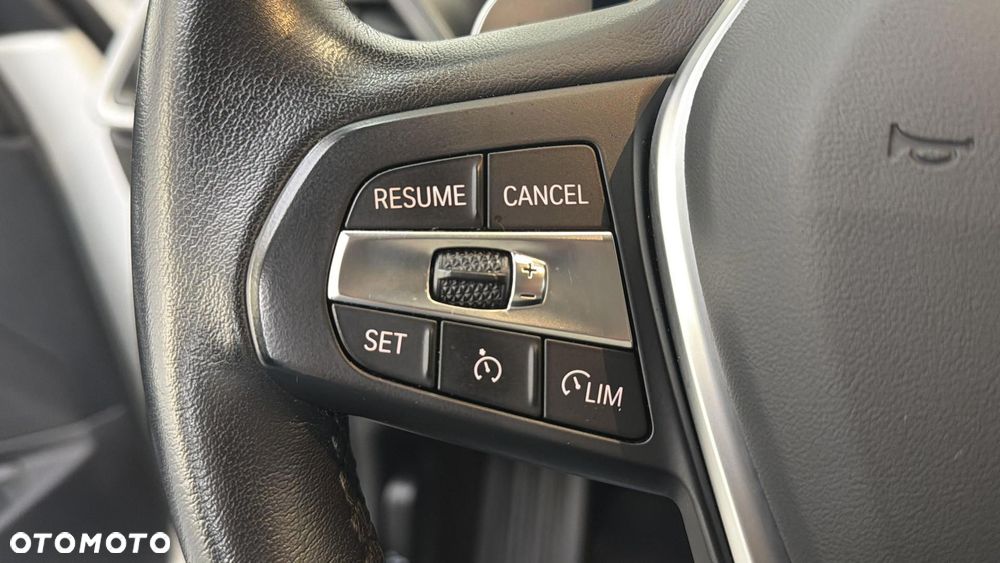 BMW Seria 3 318d mHEV - 27