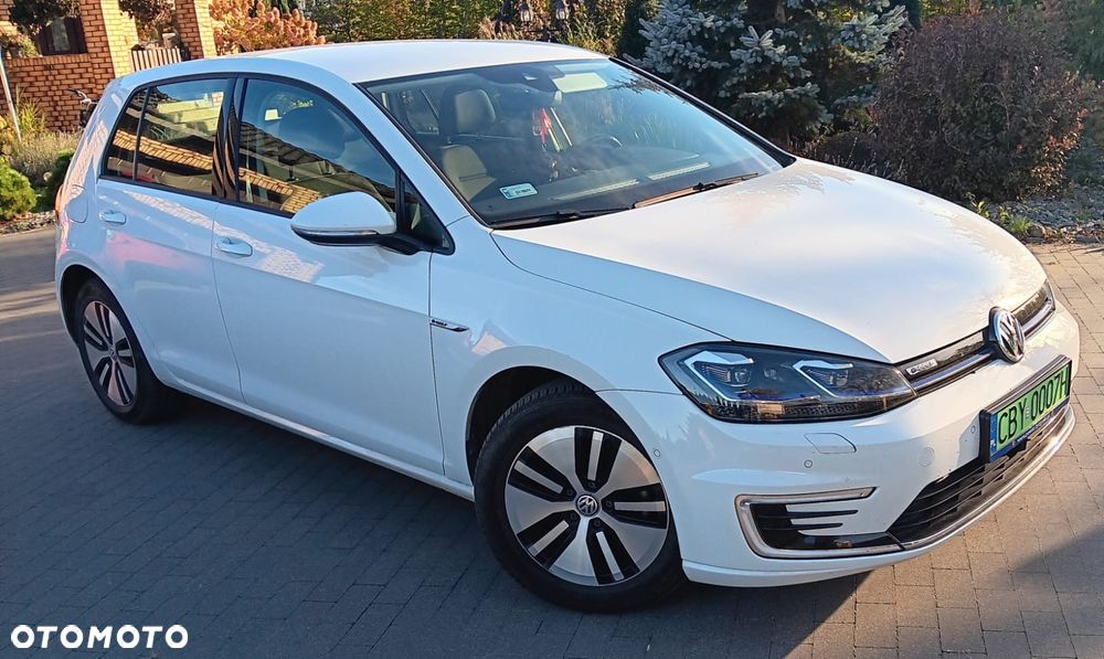 Volkswagen Golf - 2