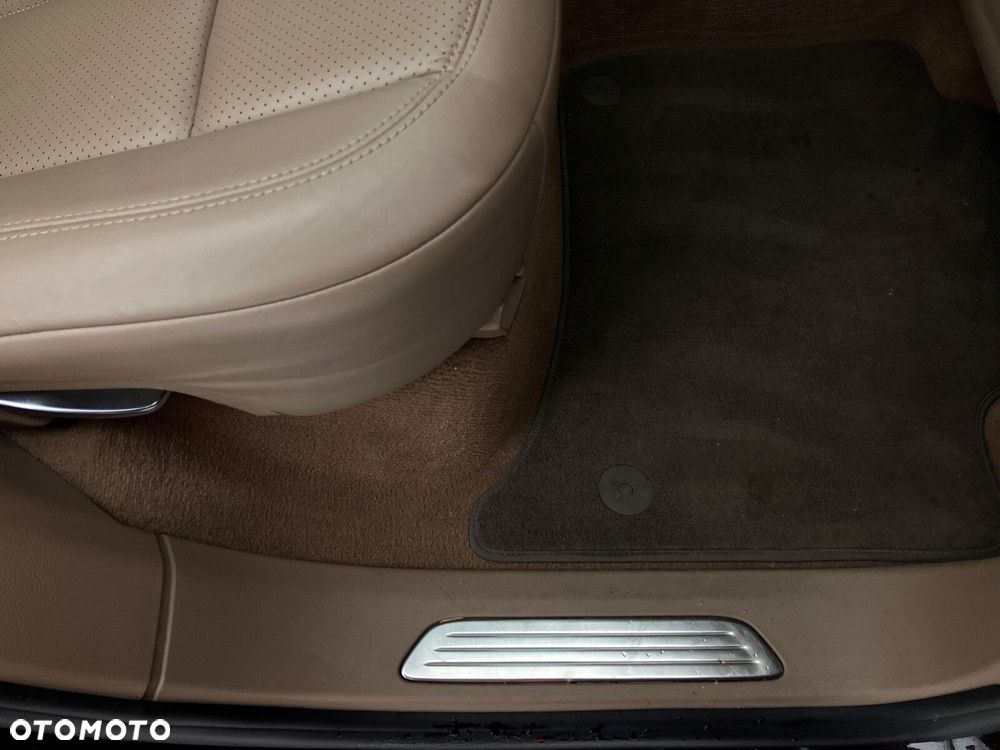 Porsche Cayenne - 28