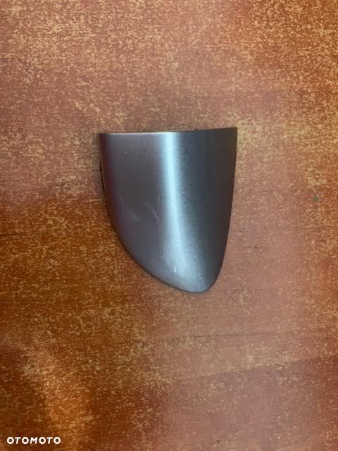 ZAŚLEPKA KLAMKI LEWA PASSAT B6 3C0837879