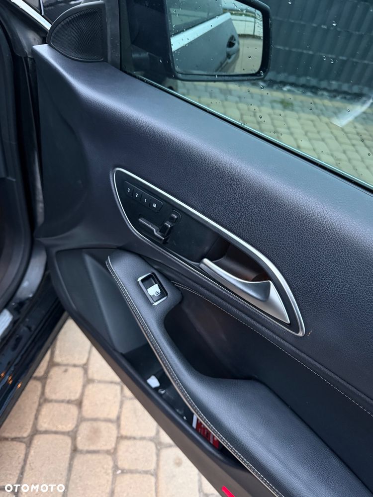 Mercedes-Benz CLA 250 7G-DCT - 16