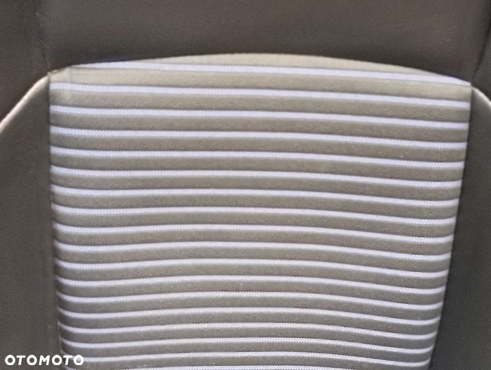 TOYOTA RAV4 od 2019r Fotele Kanapy Boczki - 4