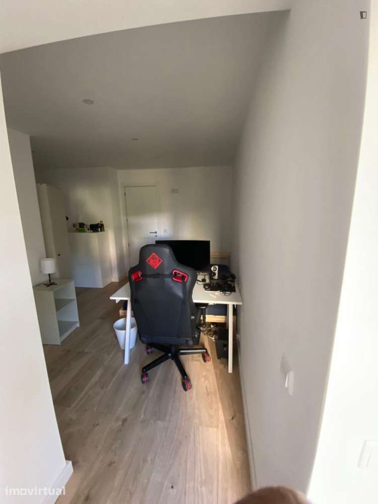 Quarto - localizado em Amadora Lisbon - Grande imagem: 3/21