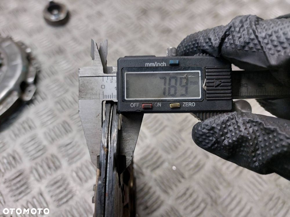 SPRZĘGŁO TARCZA + DOCISK + ŁOŻYSKO OPOROWE HYUNDAI I30 I 1.6 CRDI - 5