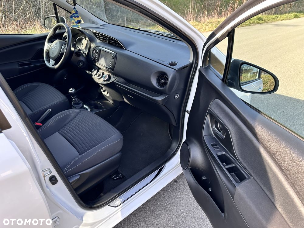 Toyota Yaris 1.5 Dynamic - 16