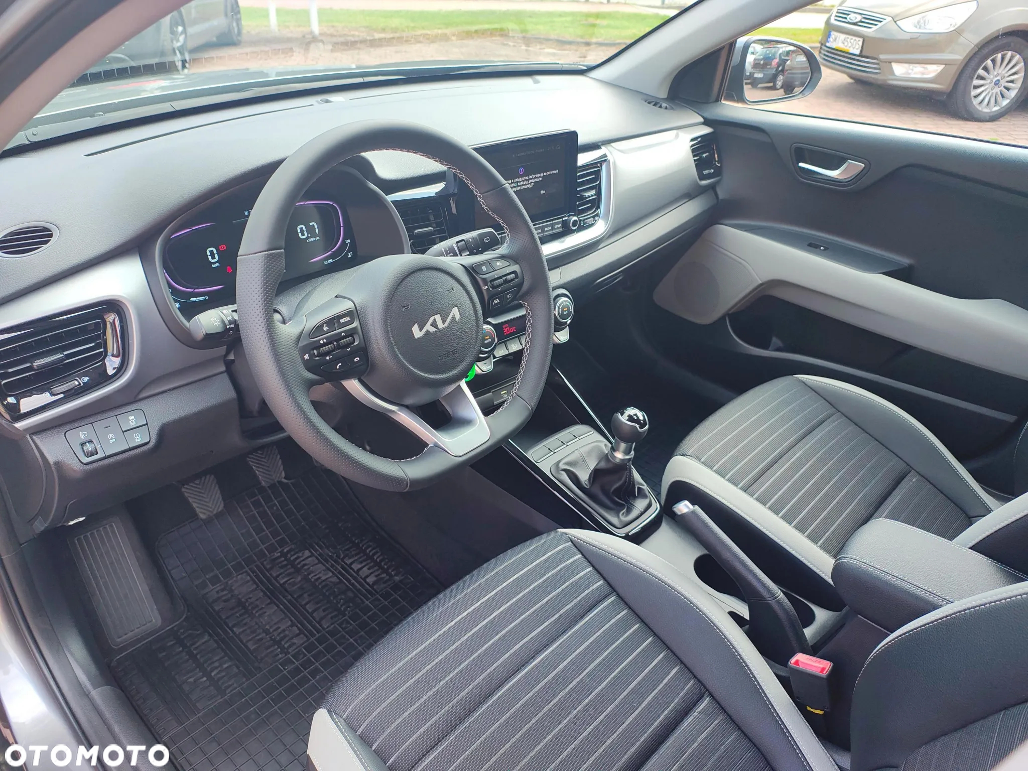Kia Stonic 1.2 L - 18