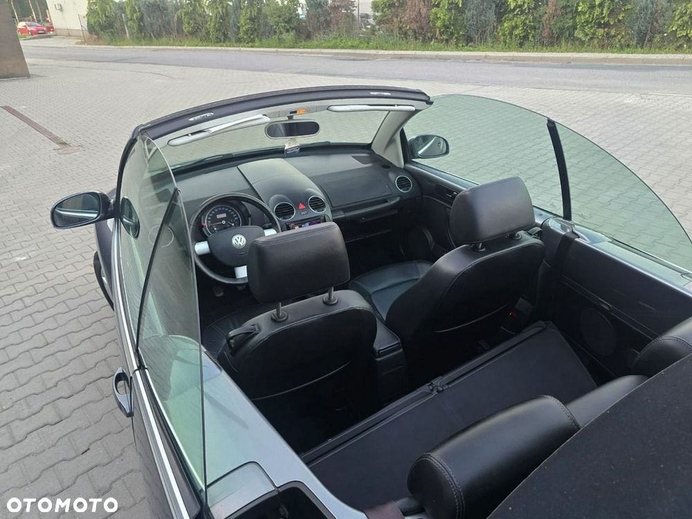Volkswagen New Beetle - 32