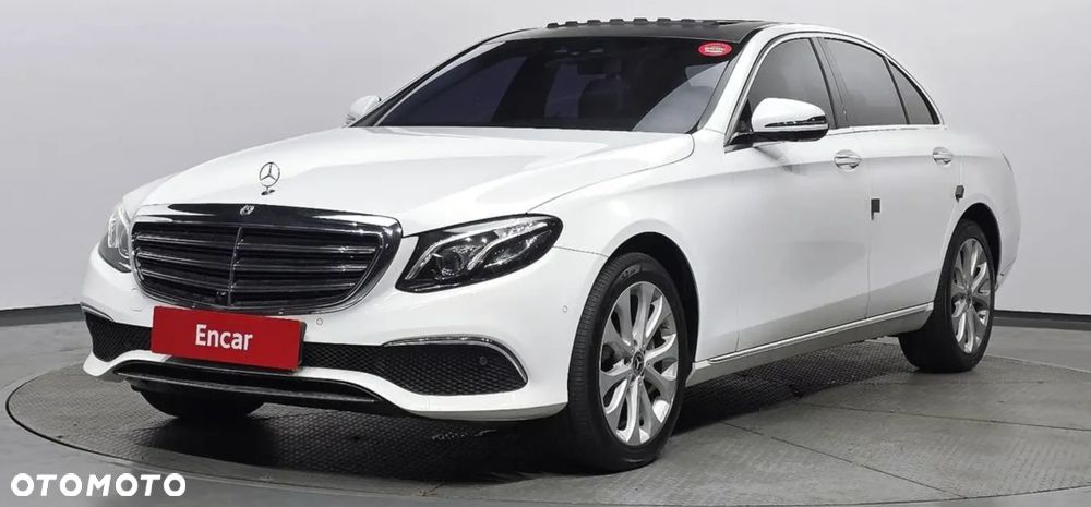 Mercedes-Benz Klasa E 300 9G-TRONIC Exclusive - 2