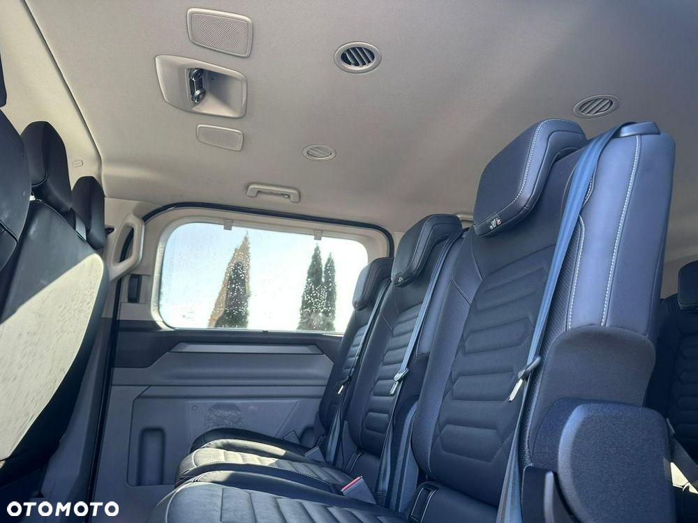 Ford Tourneo Custom - 22