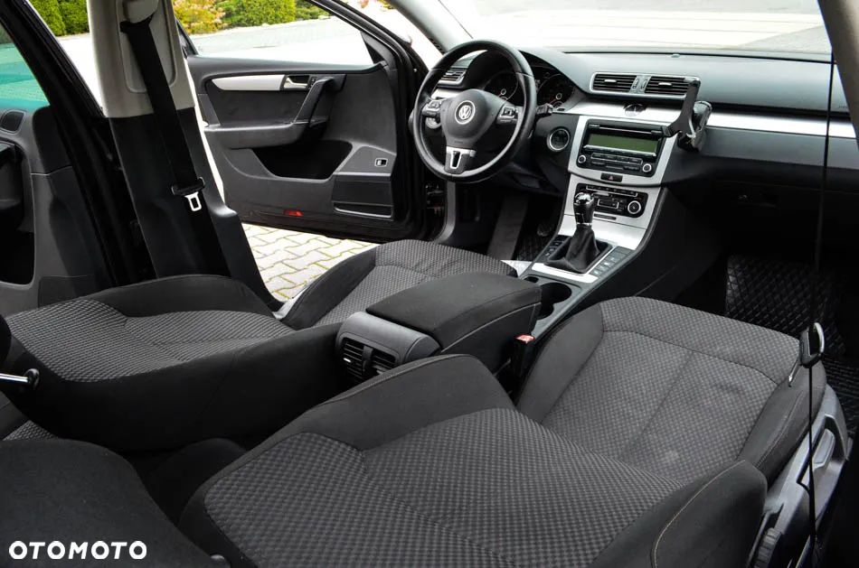 Volkswagen Passat 2.0 TDI Comfortline - 34
