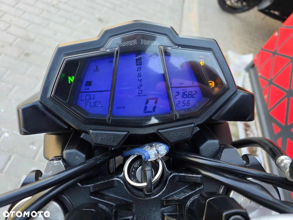 Yamaha MT - 16