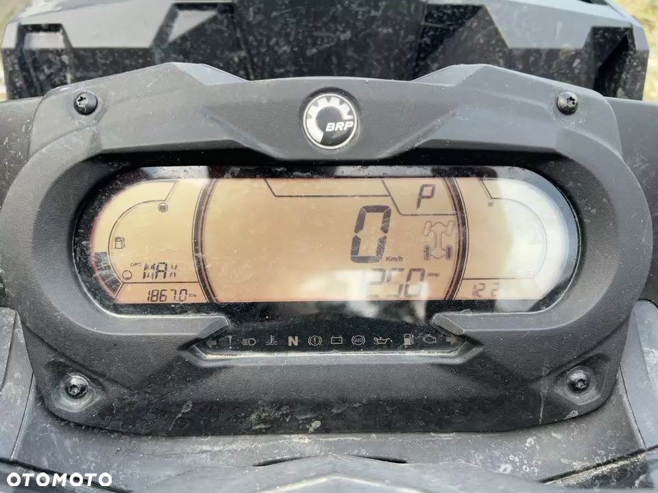 Can-Am Outlander - 8