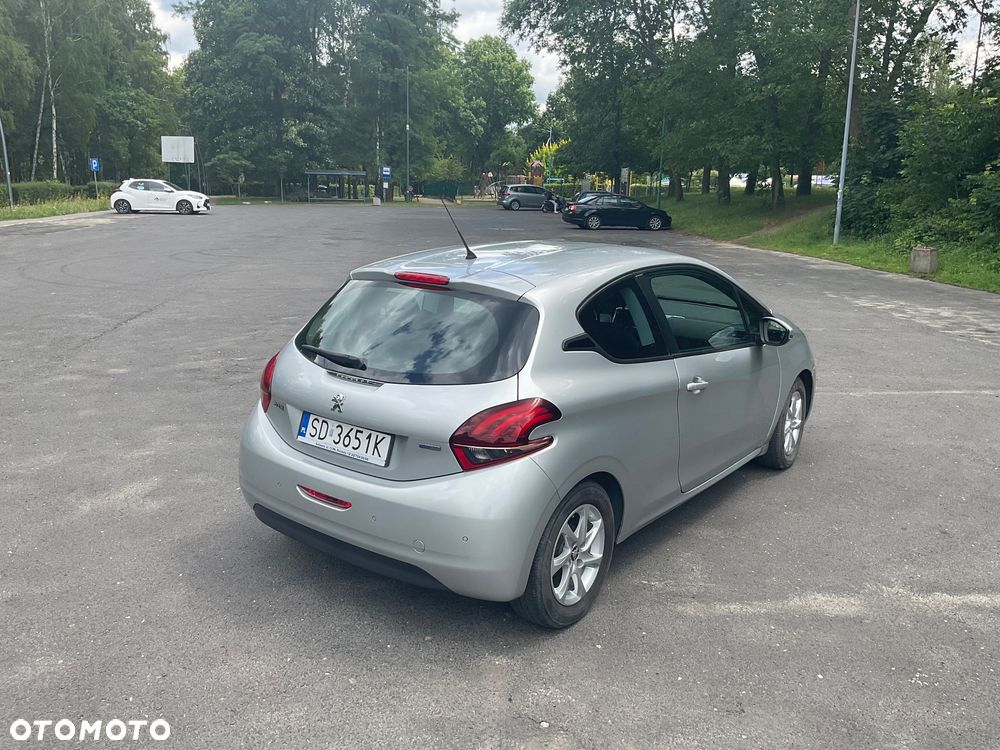 Peugeot 208 - 3