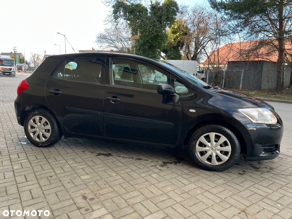 Toyota Auris 1.4 D-4D Premium - 3