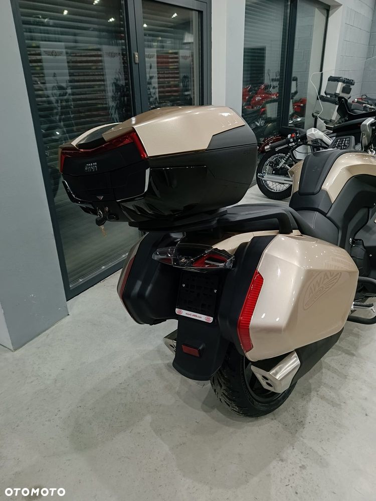 Jawa 750 Touring - 21