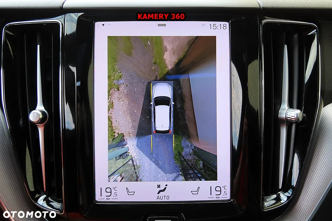 Volvo XC 60 B5 D AWD Ultimate Dark - 32