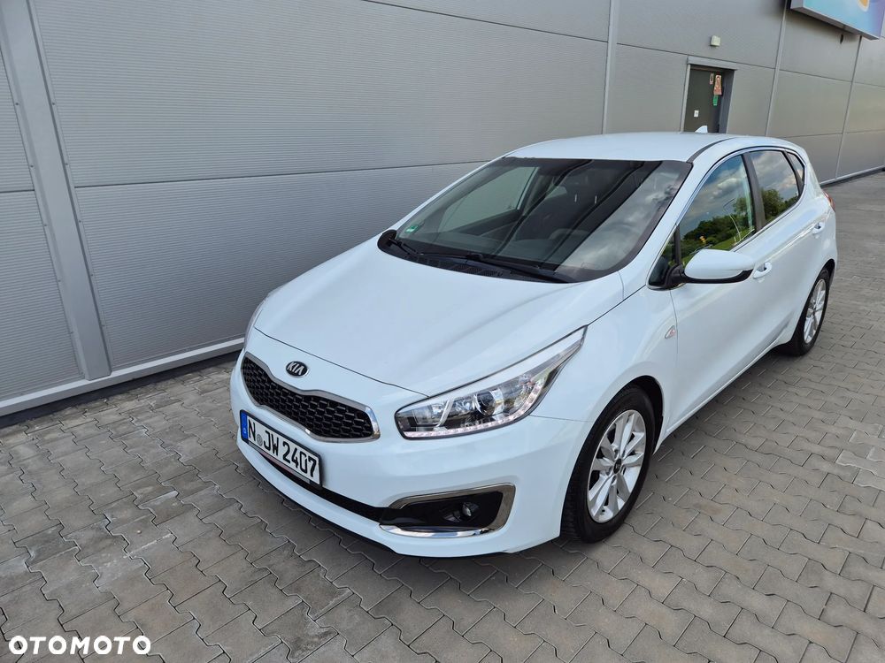 Kia Ceed 1.4 CVVT Dream-Team Edition - 2