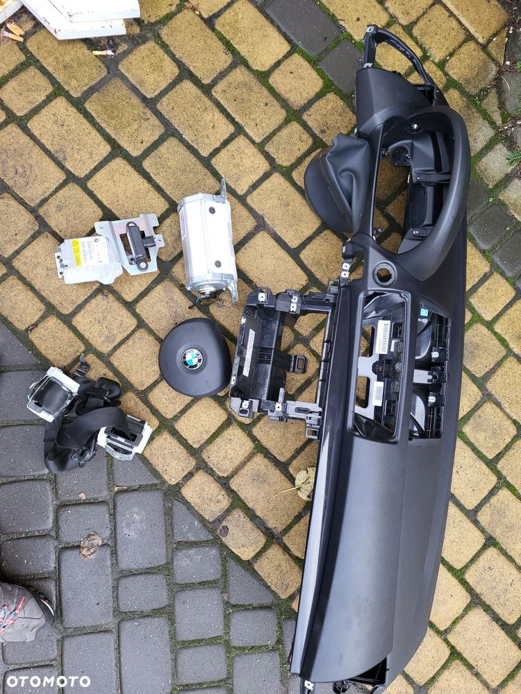 Deska rozdzielcza kokpit poduszki pasy bmw 1 e87 2010r komplet