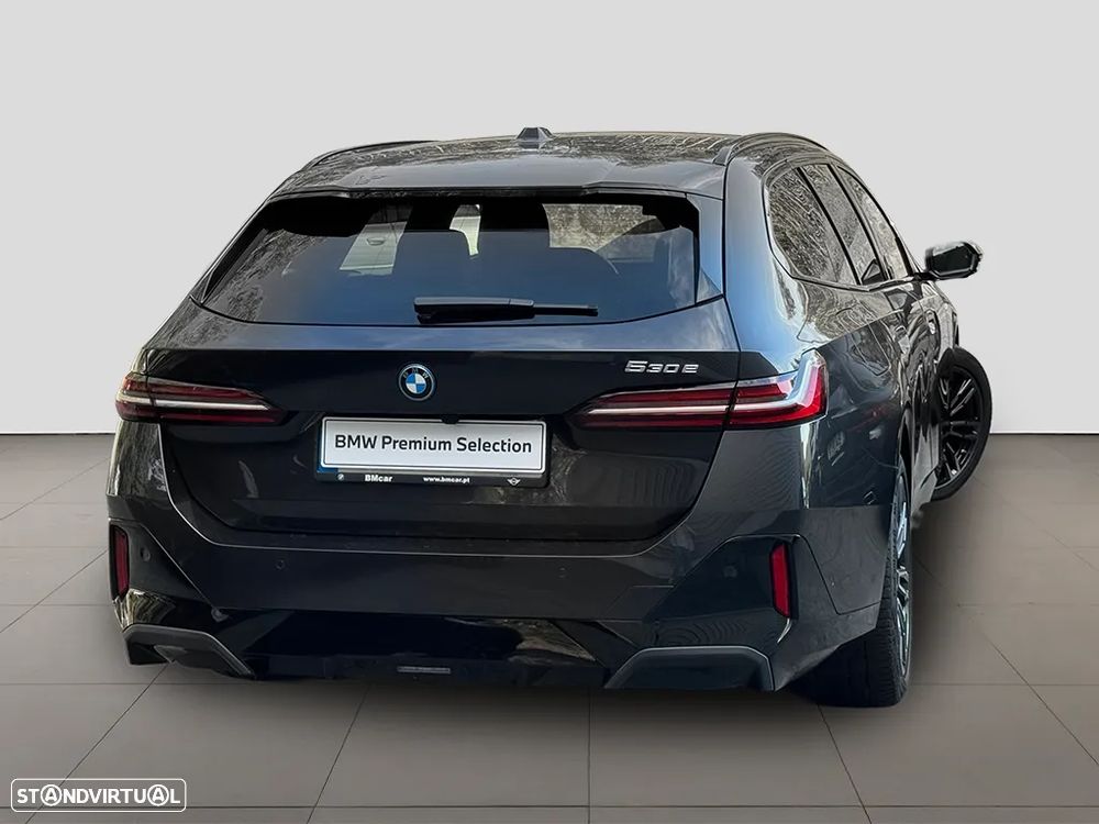 BMW 530 e xDrive Pack Desportivo M - 4