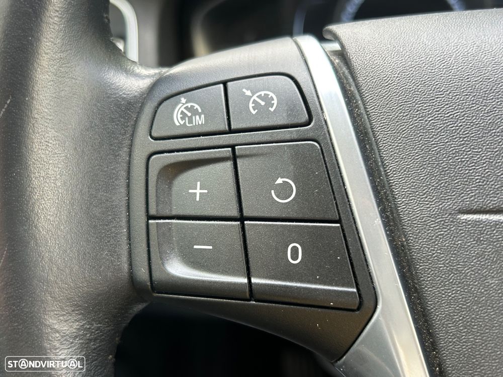 Volvo V60 2.0 D3 Momentum - 20