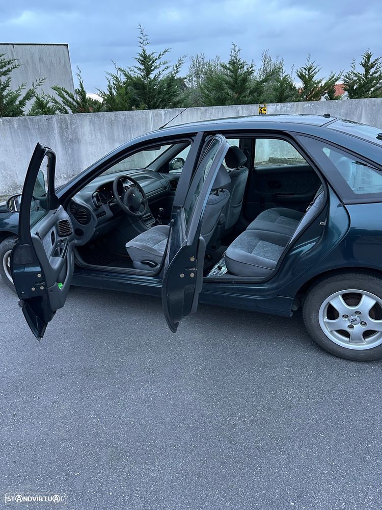 Renault Laguna 1.8 RT - 12