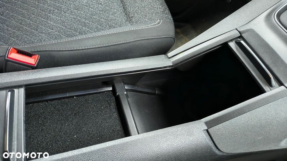 Peugeot Rifter 1.5 BlueHDI Allure S&S - 13