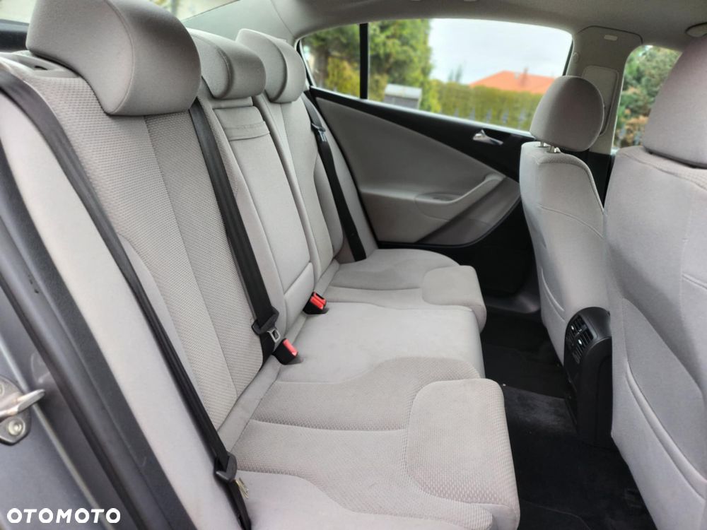 Volkswagen Passat - 10