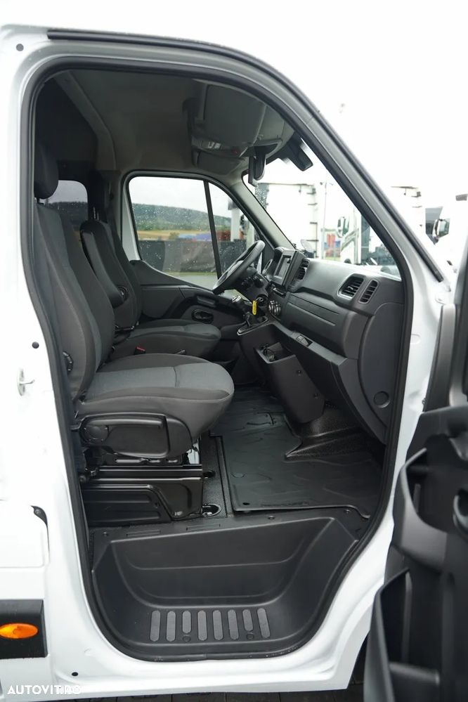 Renault MASTER / FURGON / FURGON MIXT (CREW VAN) - 6 LOCURI / ROȚI SPATE DUBLE / IMPORT / - 33