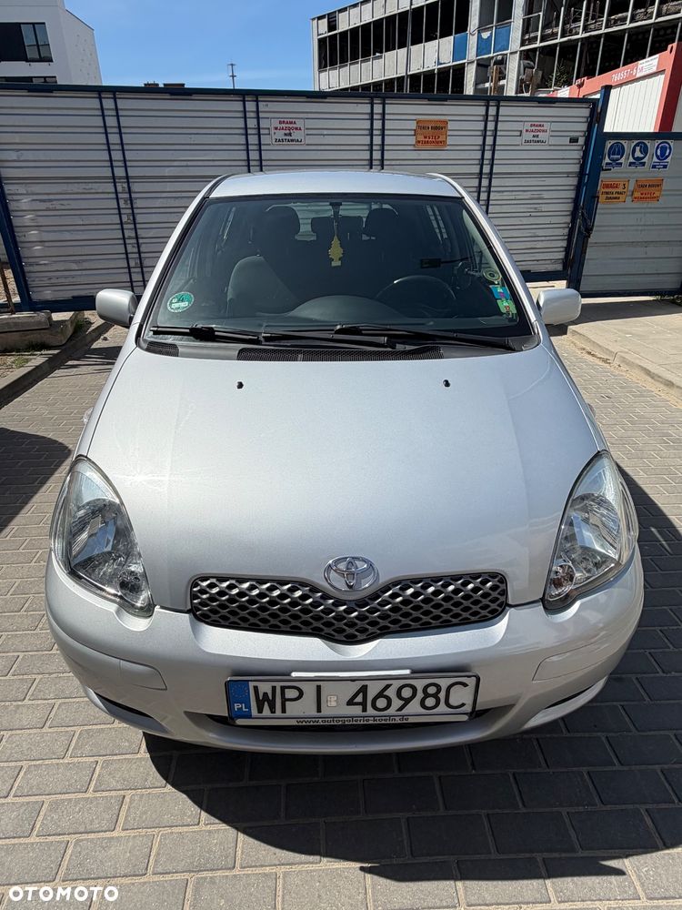 Toyota Yaris 1.3 VVT-i Sol - 1