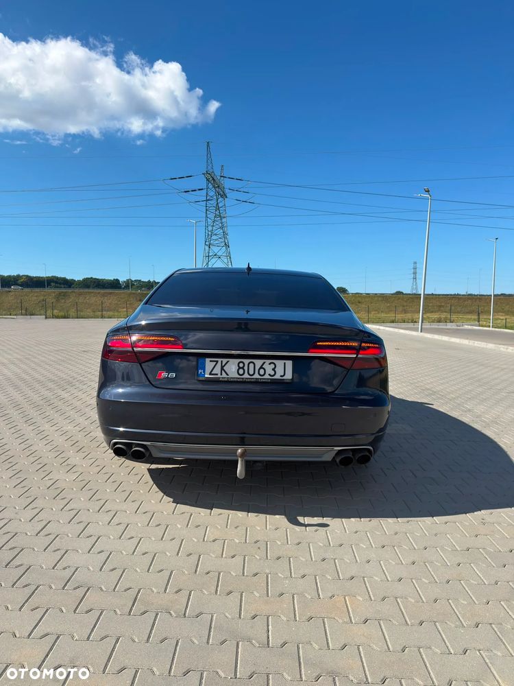 Audi S8 - 18