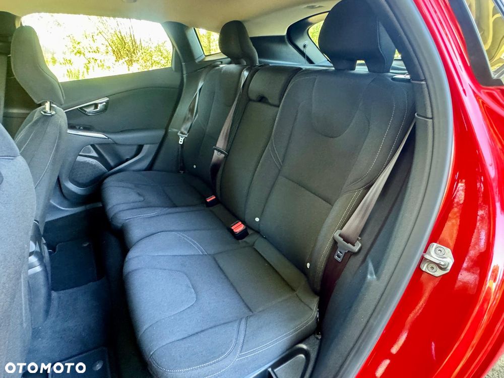 Volvo V40 T3 Drive-E Momentum - 16
