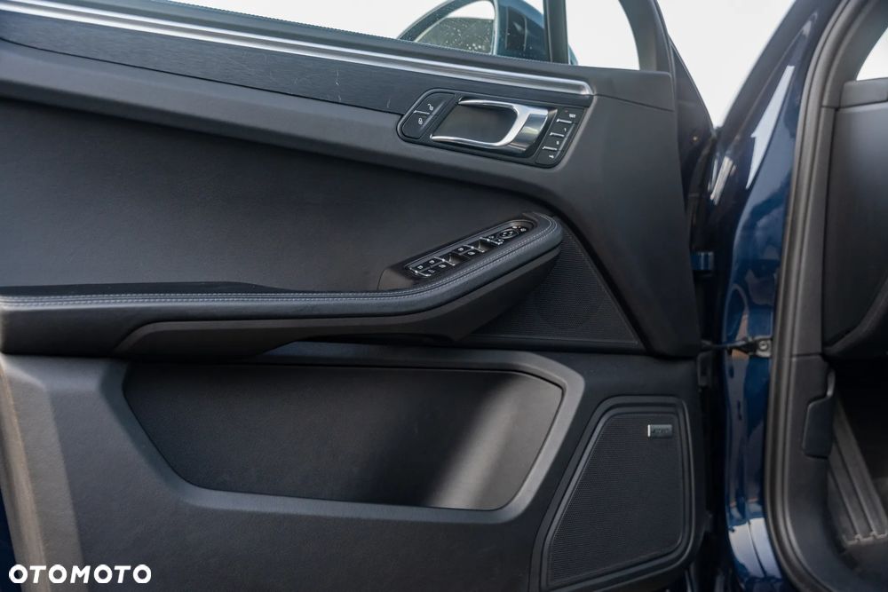 Porsche Macan - 28