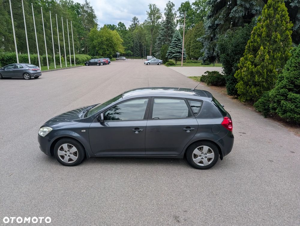 Kia Ceed 1.4 Comfort + - 8