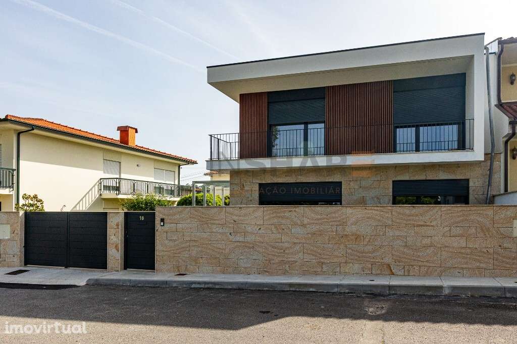 Moradia T4 em Palmeira, Braga - Grande imagem: 2/51