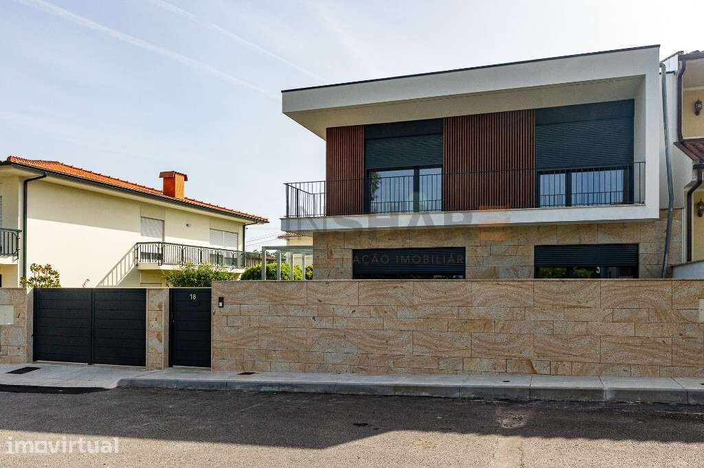 Moradia T4 em Palmeira, Braga - Grande imagem: 2/51