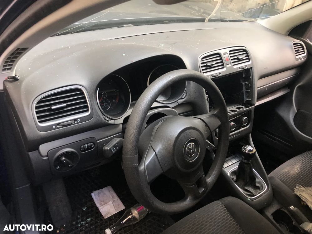 Dezmembrez VW Volkswagen Golf 6 2011 albastru 1,6 TDI cod CAY - 9