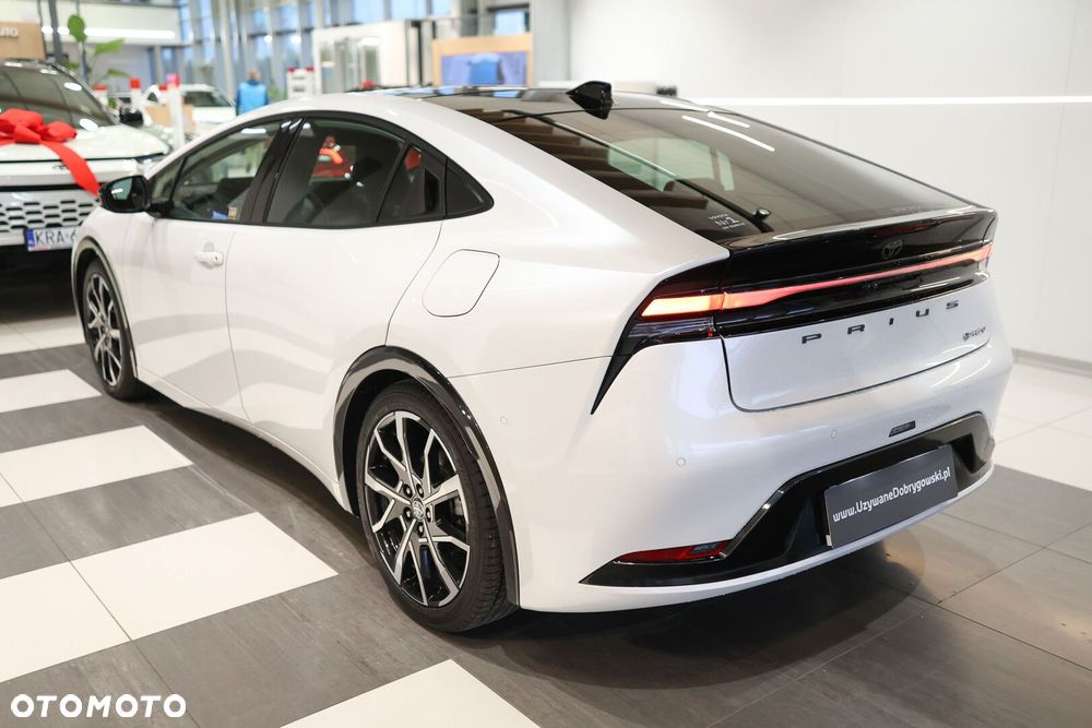 Toyota Prius - 4