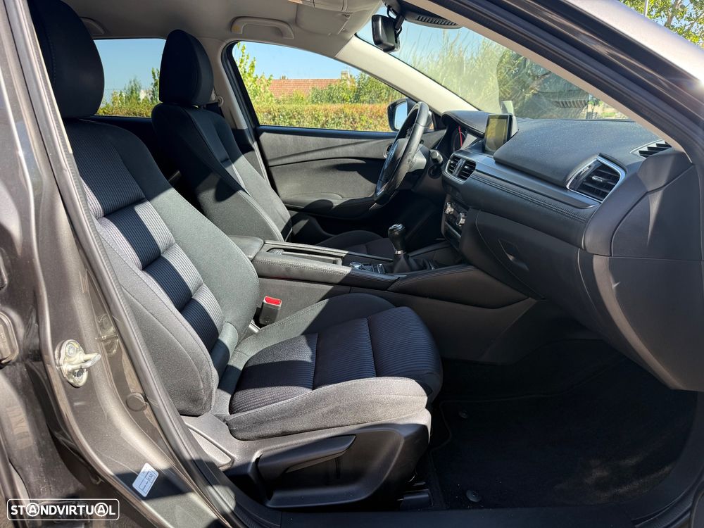Mazda 6 M6 2.2 SKY-D Excellence Navi - 6